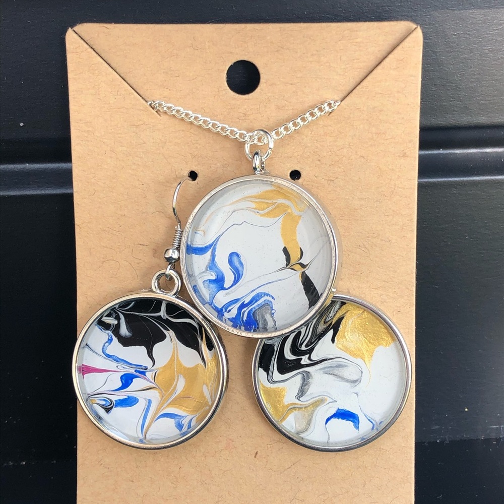 Handmade acrylic painted earrings and necklaces - Picture 8 of 8